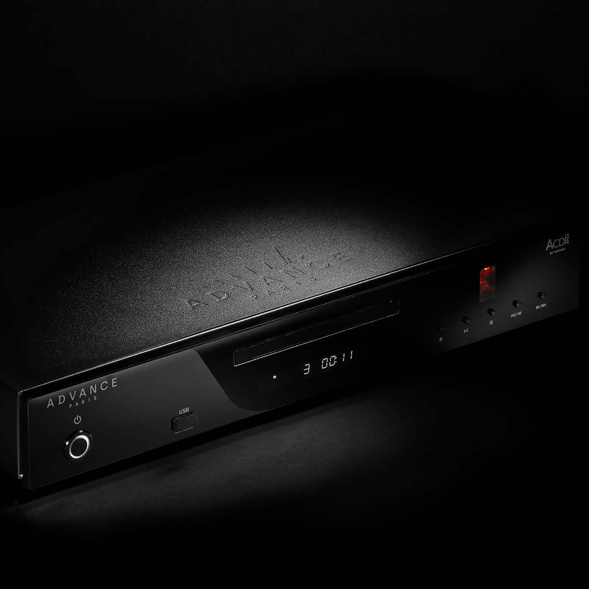 Advance Paris ACD Apex CD-spiller med rør, elegant design og brukervennlige kontroller, svart bakgrunn.