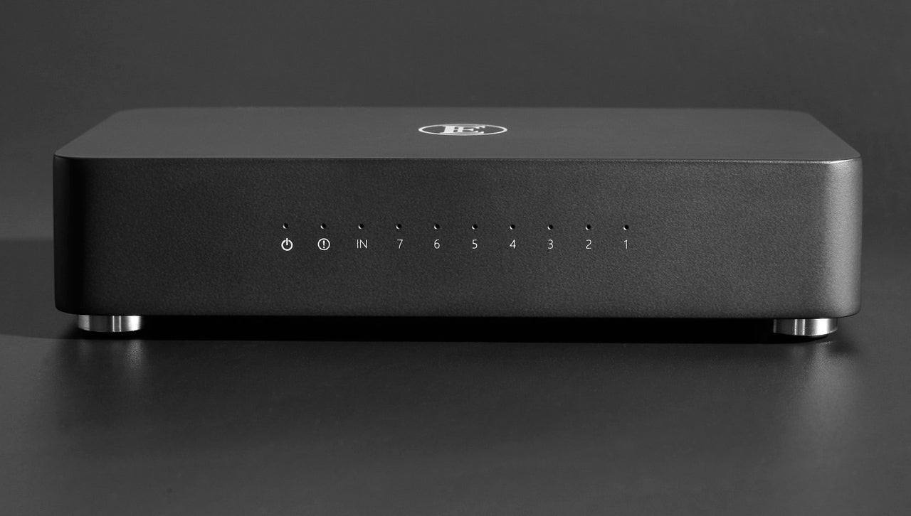 English Electric EE 8 HiFi Nettverksswitch med 8 porter