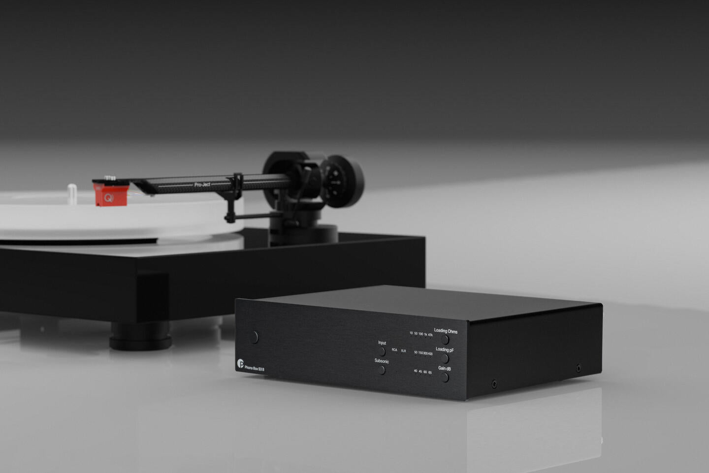 Pro-Ject X2 B balansert platespiller med Ortofon Quintet Red MC pickup