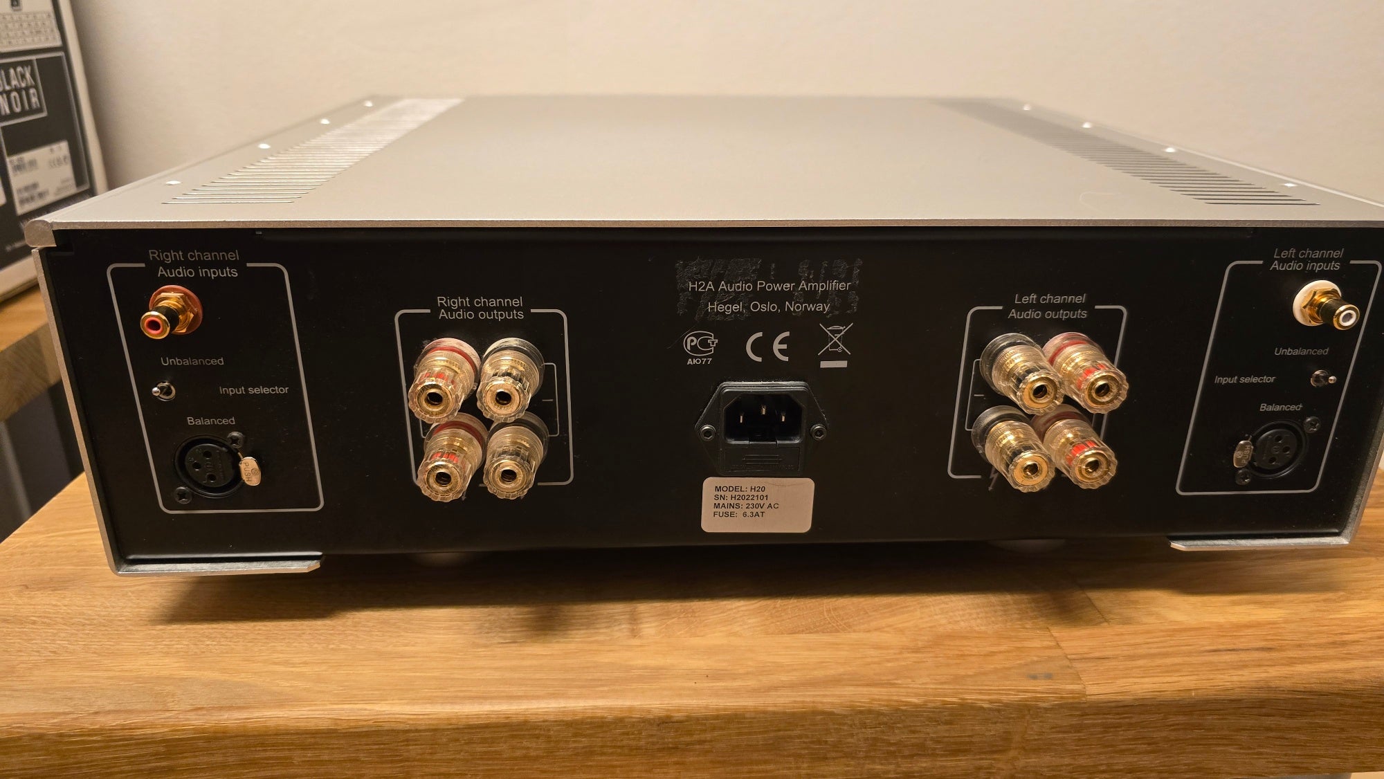 Hegel P20 og H20 Preamp og effektforsterker 2x200w